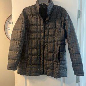 NAU 75% down snap up puffer coat size L